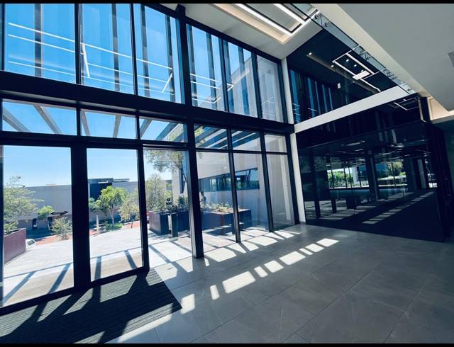 675M² OFFICE TO LET IN WATERFALL